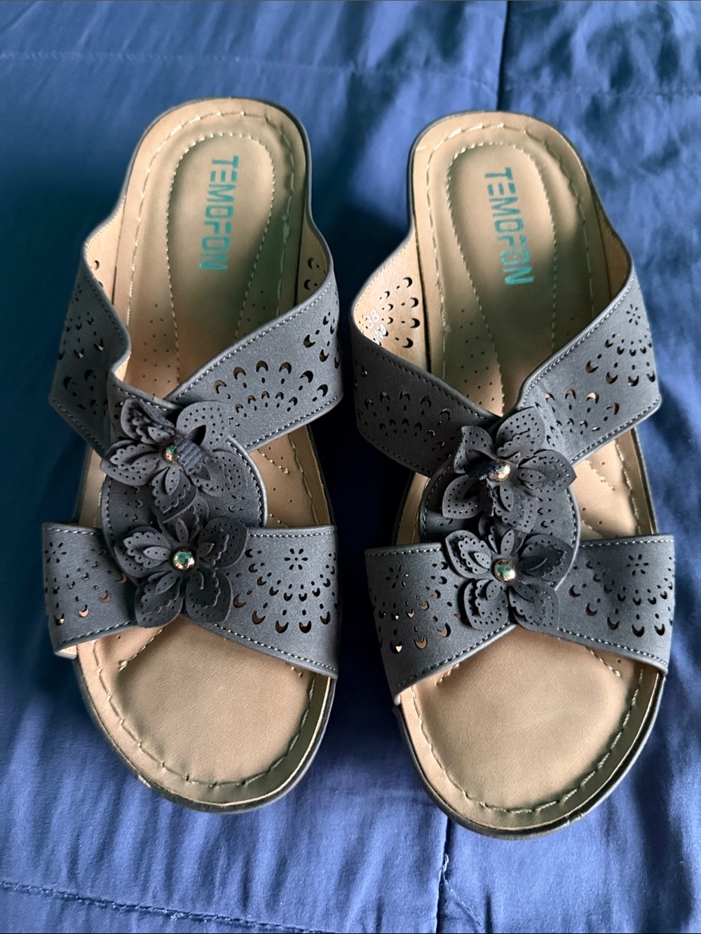 TEMOFON Gray Floral Cutout Comfort Slide Sandals for Women